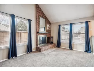 Photo #4: 2112875 Listing