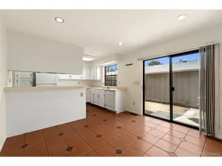 Photo #5: 2117115 Listing 