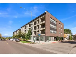 Browse active condo listings in CRESCENDO AT ARIA