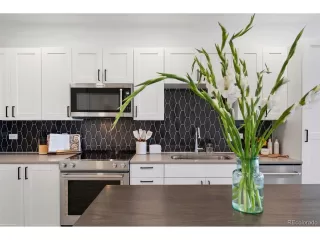 Photo #4: 2118714 Listing