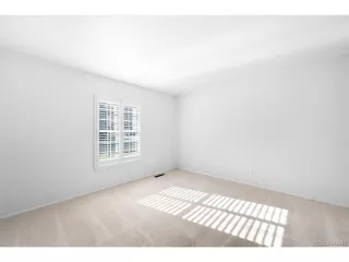 Photo #3: 2121446 Listing 