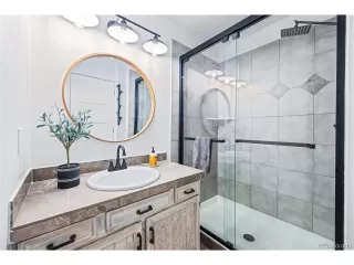 Photo #6: 2123245 Listing