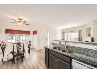 Photo #3: 2123401 Listing