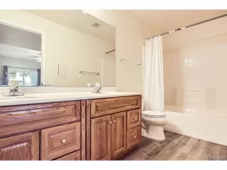 Photo #5: 2123401 Listing