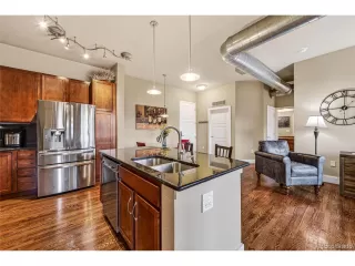 Photo #4: 2124800 Listing