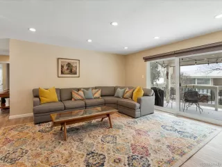 Photo #6: 2126708 Listing