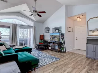 Photo #2: 2127242 Listing 