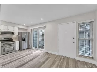 Photo #2: 2133617 Listing 