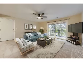 Photo #3: 2135777 Listing