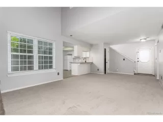 Photo #4: 2135848 Listing