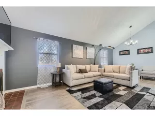 Photo #4: 2136567 Listing