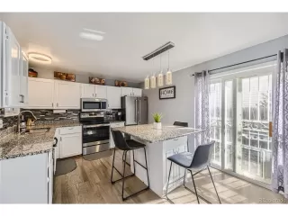 Photo #5: 2136567 Listing