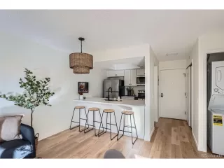 Photo #4: 2137042 Listing 