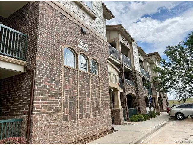 MLS: 2137078 Condo For Sale