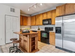 Photo #2: 2137078 Listing