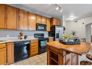 Photo #4: 2137078 Listing