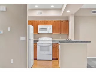 Photo #5: 2138079 Listing 