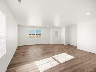 Photo #3: 2139951 Listing