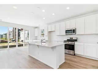 Photo #6: 2140094 Listing