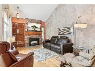 Photo #6: 2147898 Listing