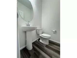 Photo #5: 2152842 Listing