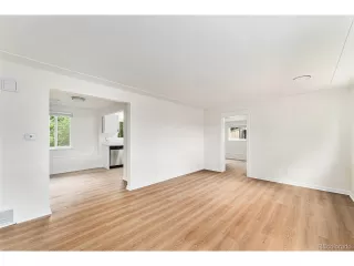 Photo #4: 2155058 Listing 