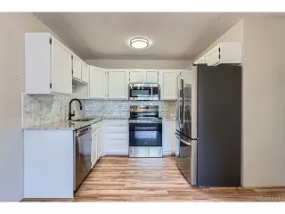 Photo #3: 2156629 Listing