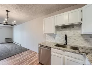 Photo #4: 2156629 Listing