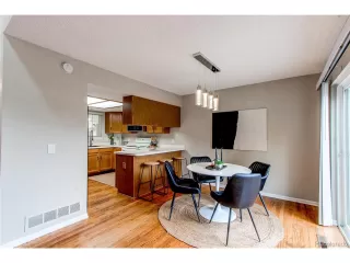 Photo #6: 2158202 Listing