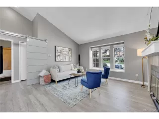 Photo #4: 2162985 Listing