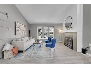 Photo #5: 2162985 Listing