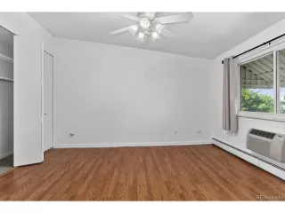 Photo #5: 2165963 Listing