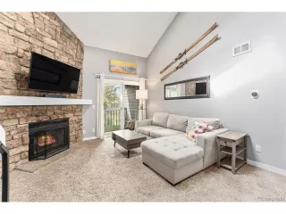 Photo #5: 2166583 Listing