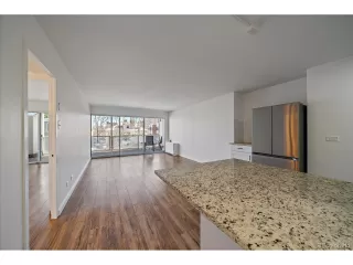 Photo #4: 2167731 Listing 