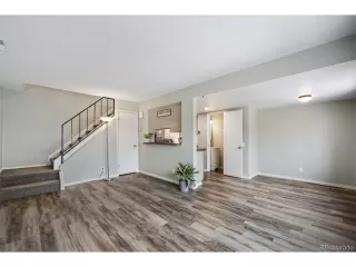 Photo #3: 2176091 Listing