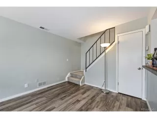 Photo #6: 2176091 Listing