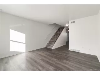 Photo #2: 2182835 Listing