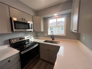 Photo #3: 2183419 Listing 