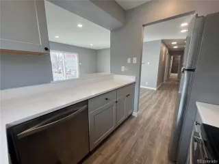 Photo #5: 2183419 Listing 