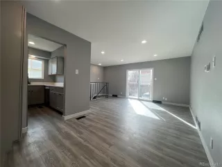 Photo #6: 2183419 Listing 