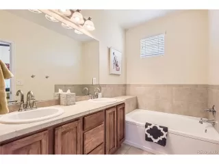 Photo #5: 2187977 Listing