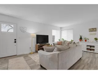 Photo #3: 2188669 Listing 