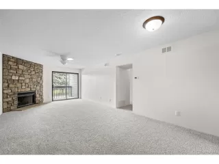 Photo #4: 2189482 Listing