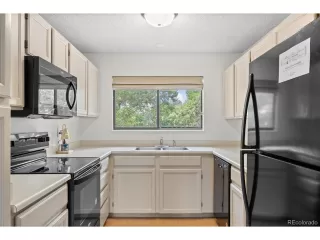 Photo #6: 2189482 Listing