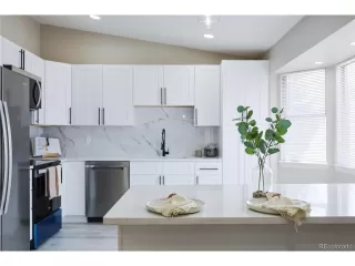 Photo #3: 2192573 Listing