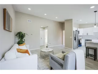 Photo #6: 2192573 Listing