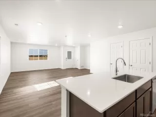 Photo #6: 2193961 Listing 