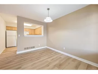 Photo #3: 2194190 Listing 