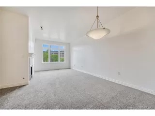 Photo #4: 2196581 Listing 