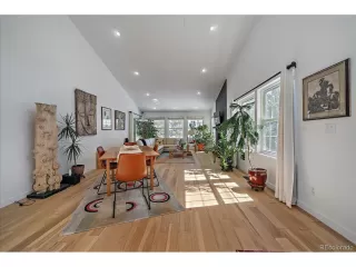 Photo #5: 2197632 Listing